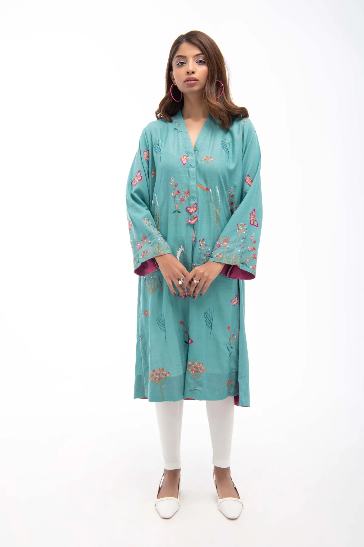 FLORAL EMBROIDERED KURTA