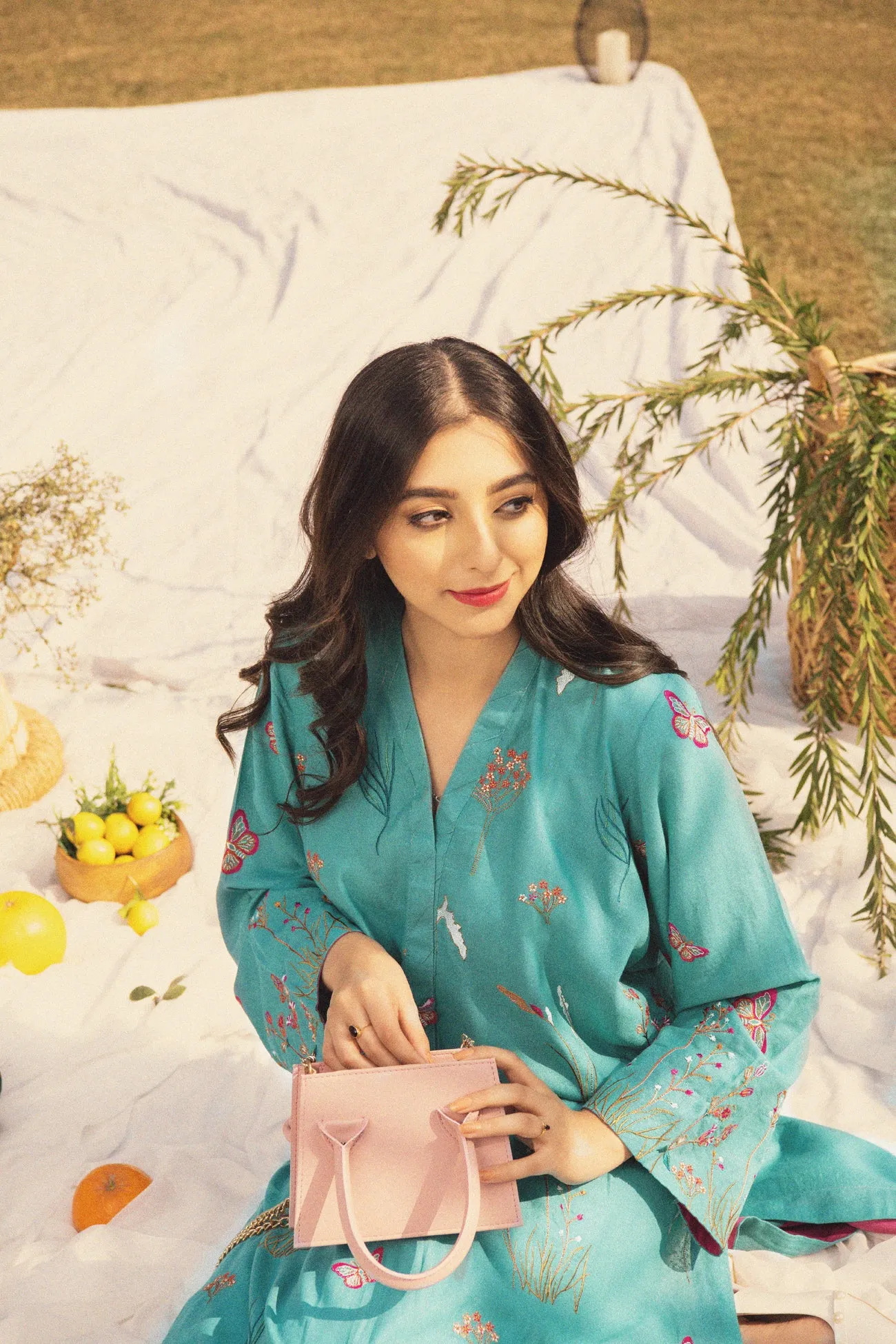 FLORAL EMBROIDERED KURTA