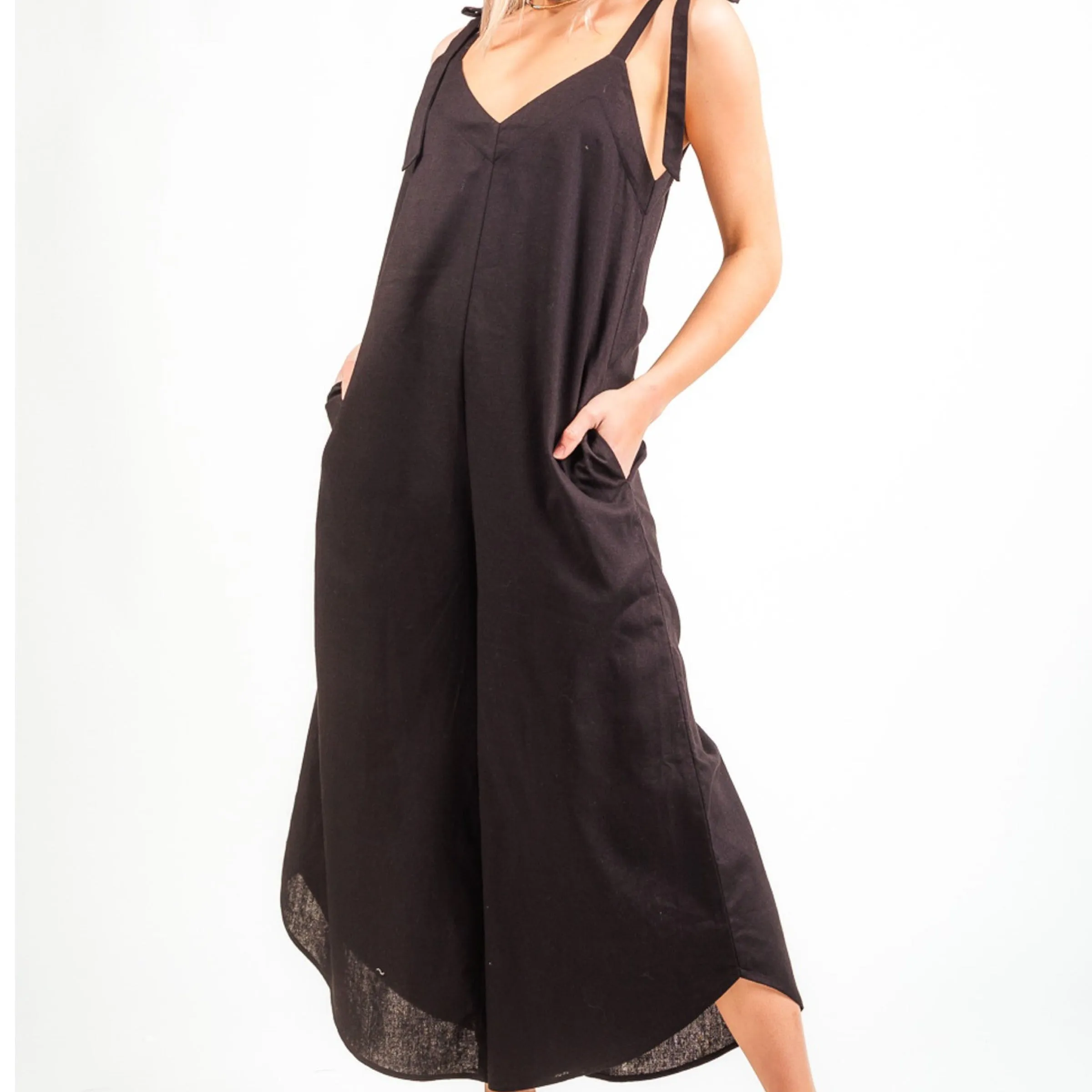 Maggie Linen JumpSuit With Pockets Black