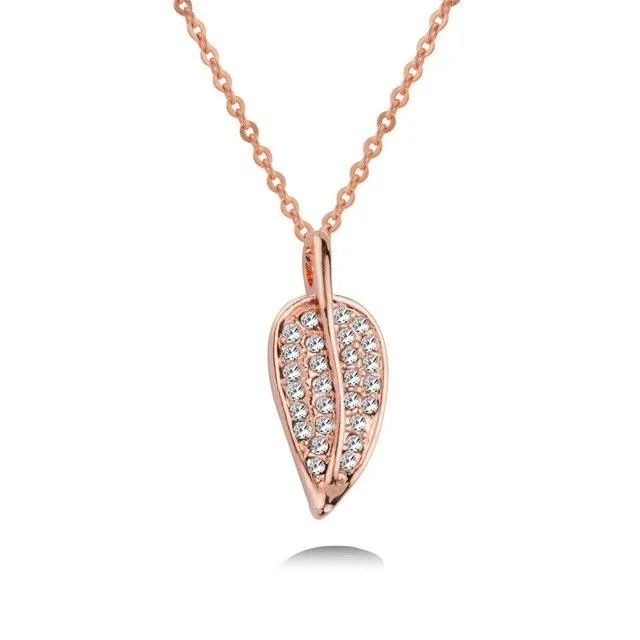 new stylish Charm Full Clear Cubic Zirconia Leaf Pendant Necklace